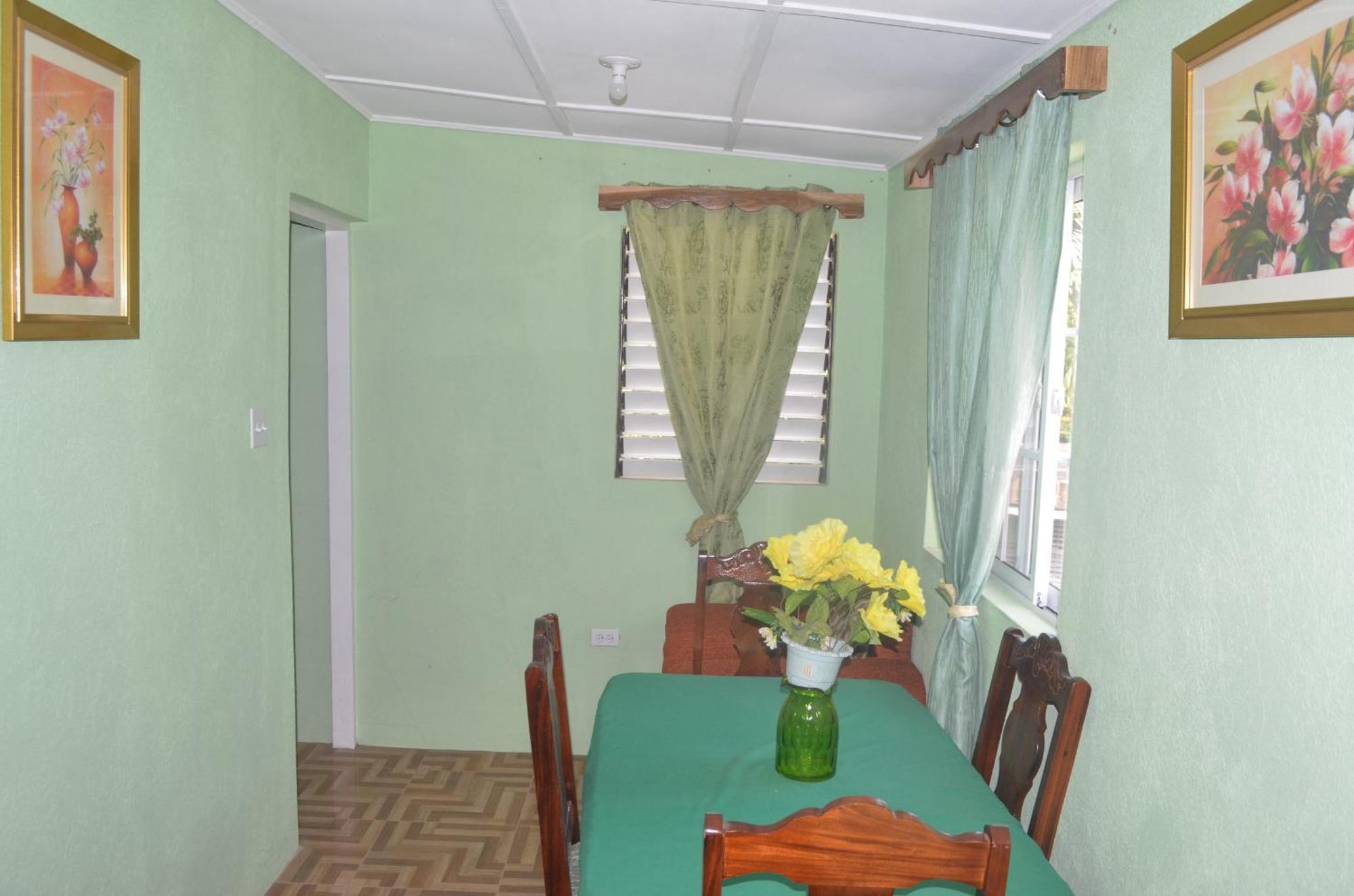 Little Shaw Park Guest House Ocho Rios Exterior foto